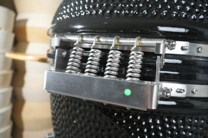 Kamado Moe Classic 29″ Black — Lid hinge detail.